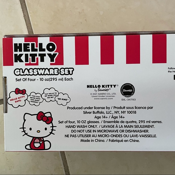 Sanrio Hello Kitty Christmas Glassware Set of 4 - Picture 2 of 2